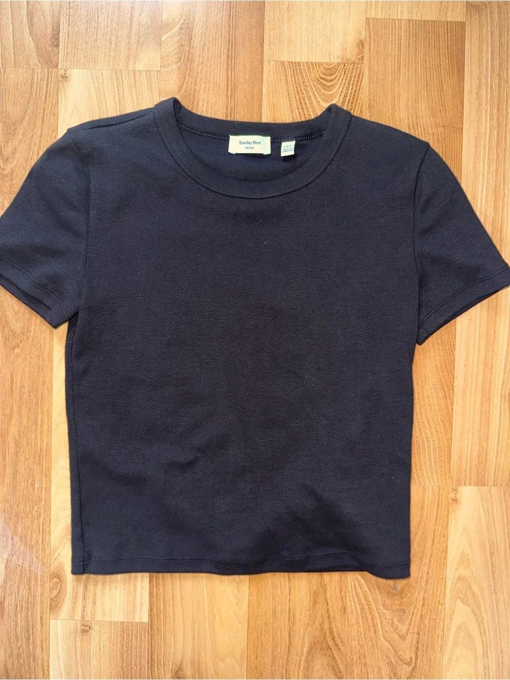 Aritzia Sunday Best Black Short Sleeve Tee size 2XS / XXS